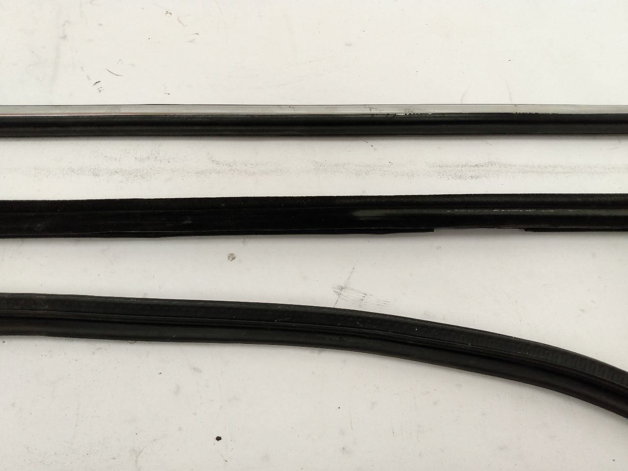 Mini Cooper S Front Right Door Window Sweeps & Seal