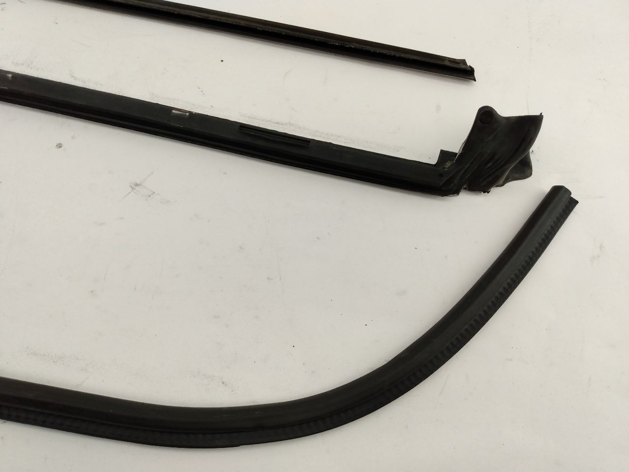 Mini Cooper S Front Right Door Window Sweeps & Seal