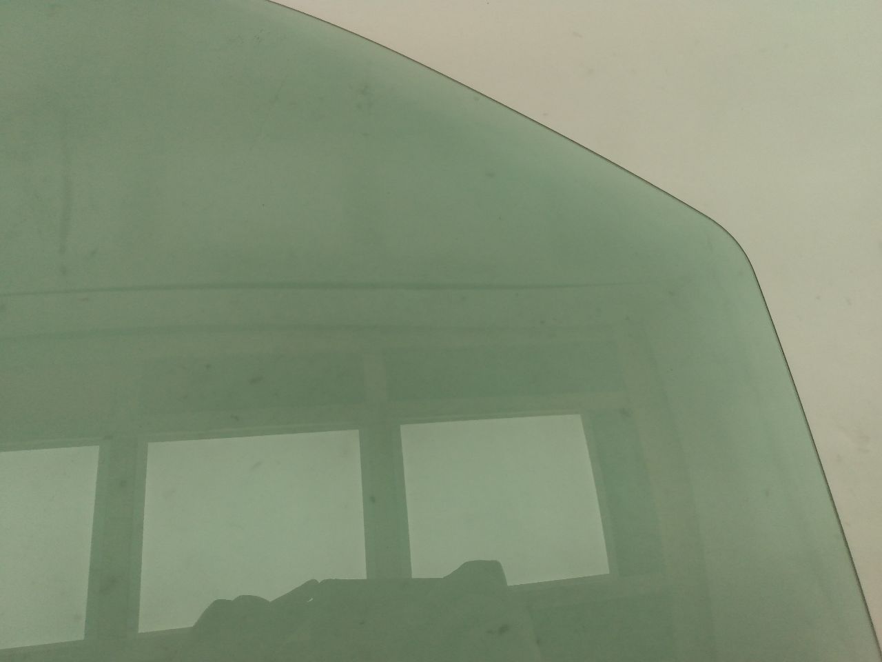 Chevrolet Silverado Front Right Door Glass