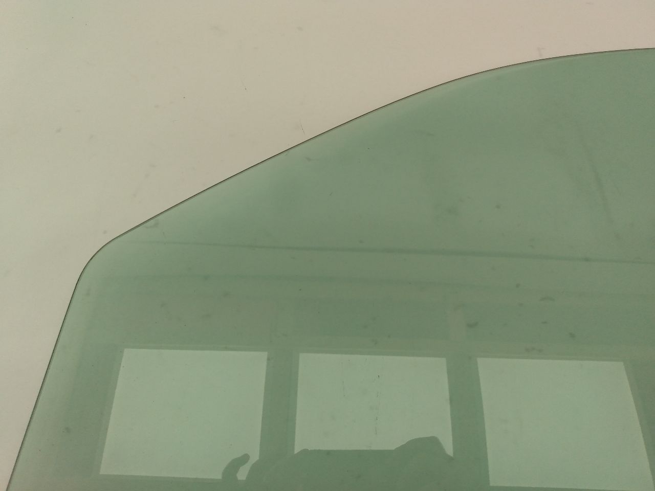 Chevrolet Silverado Front Left Door Glass