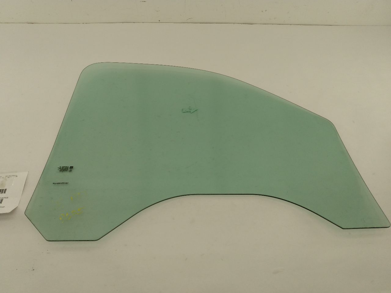 Chevrolet Silverado Front Left Door Glass