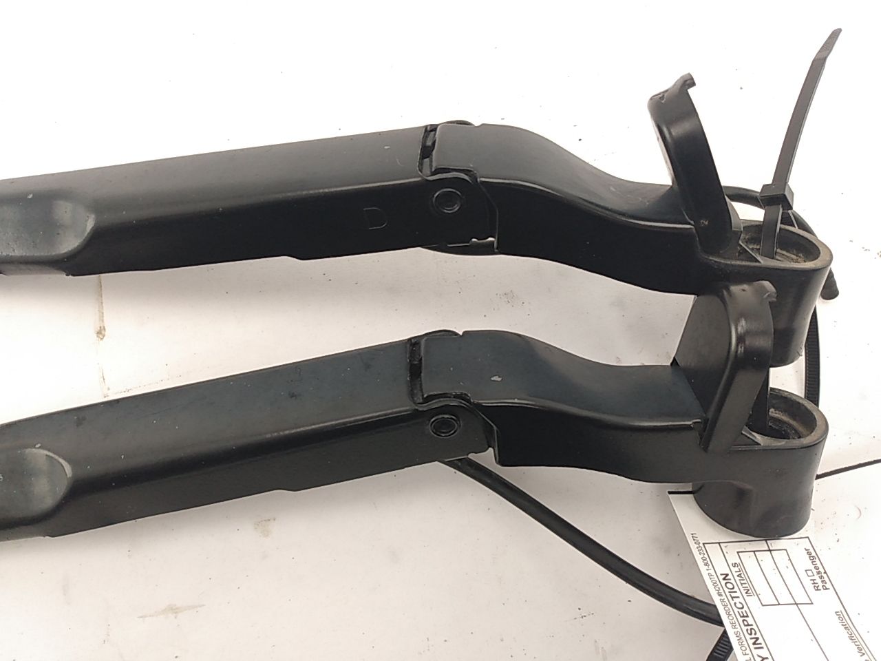 Chevrolet Silverado Pair Of Windshield Wiper Arms