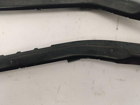 Chevrolet Silverado Pair Of Windshield Wiper Arms