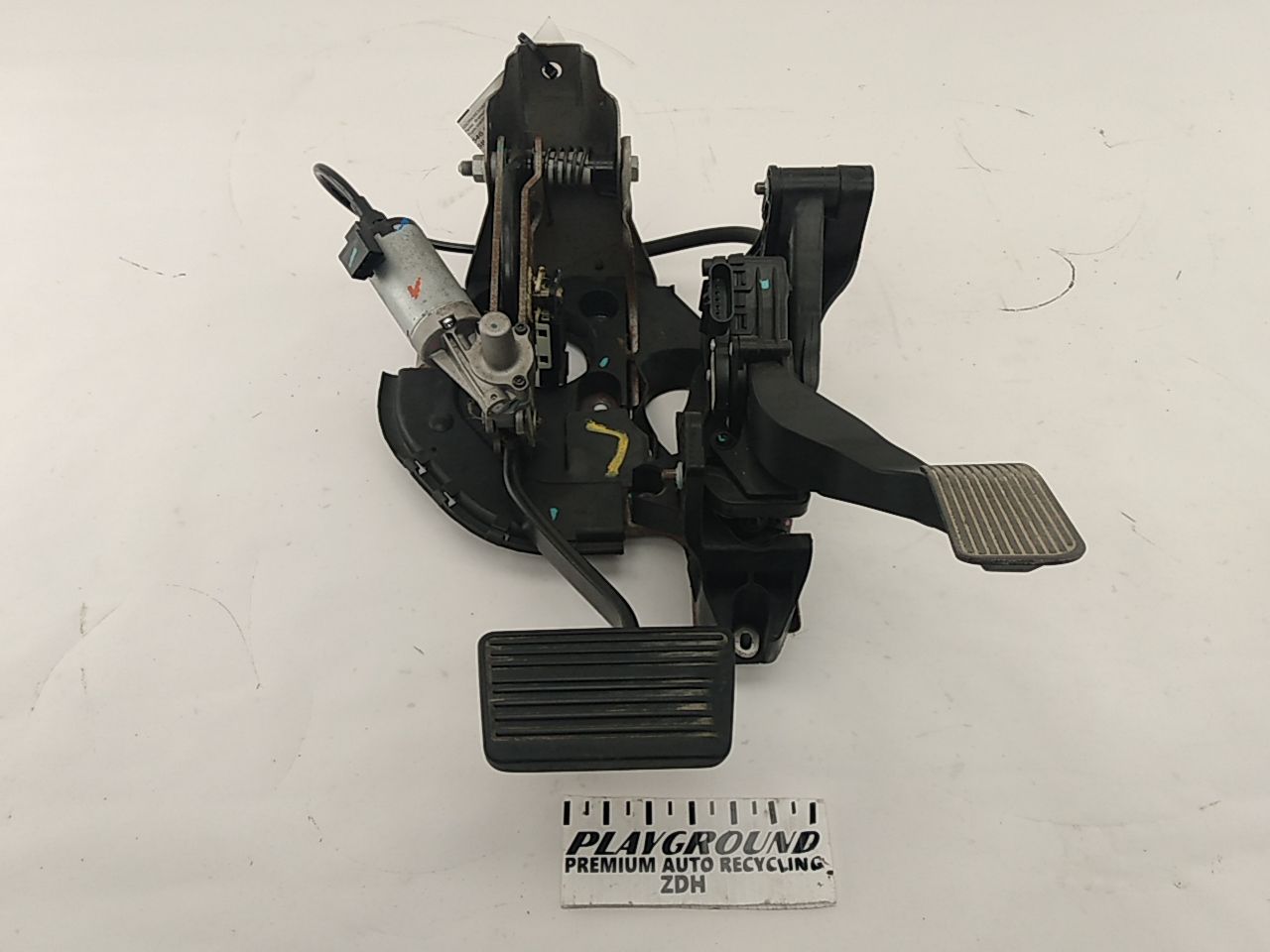 Chevrolet Silverado Brake And Gas Pedal Box