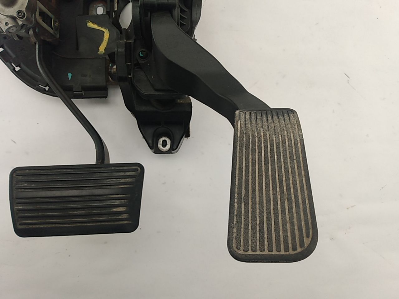 Chevrolet Silverado Brake And Gas Pedal Box