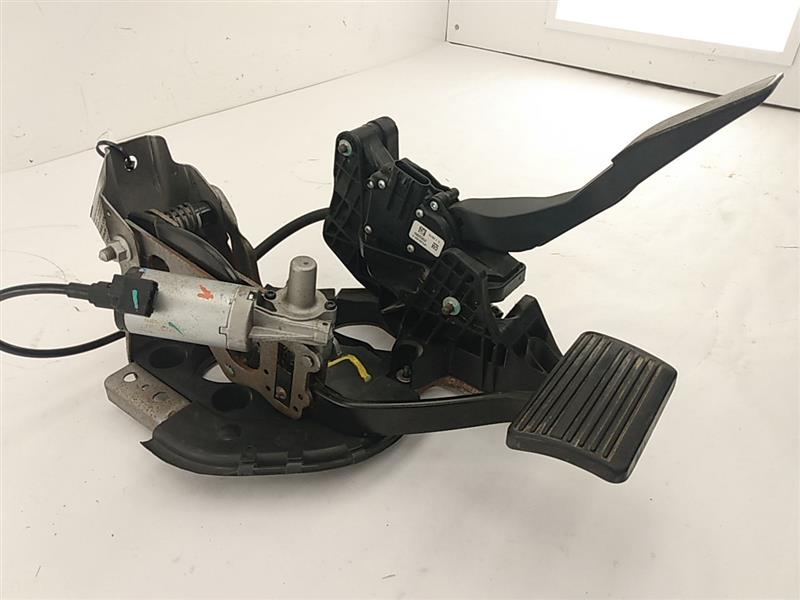 Chevrolet Silverado Brake And Gas Pedal Box