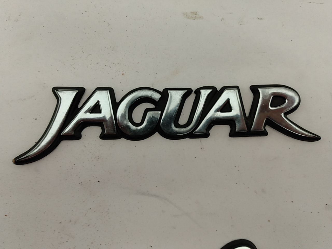 Jaguar XK8 Pair Of Trunk Emblems - 0