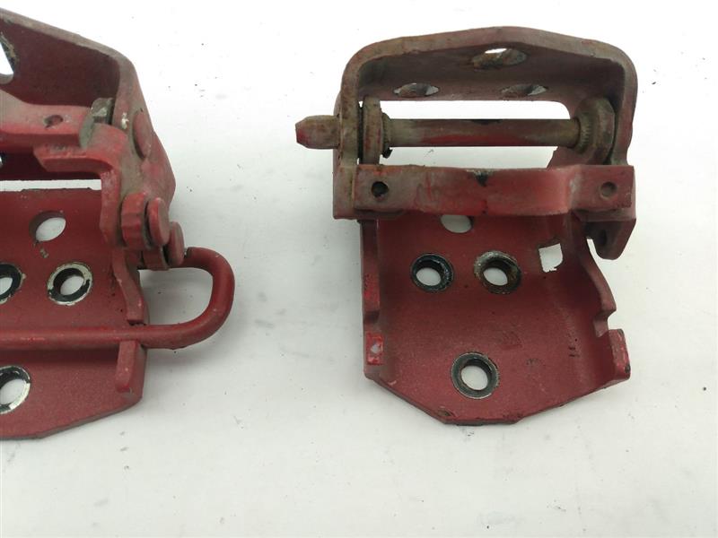 Chevrolet Corvette Pair Of Front Right Door Hinges