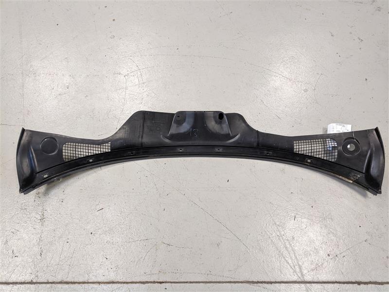 BMW Z3 Windshield Wiper Cowl Cover