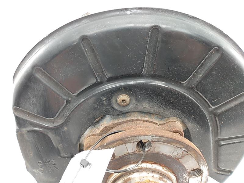 Volkswagen GTI Front Right Hub