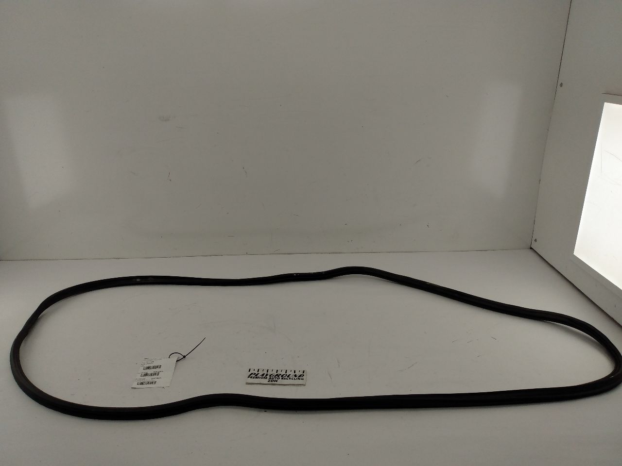 Hyundai Tiburon Trunk Lid Moulding