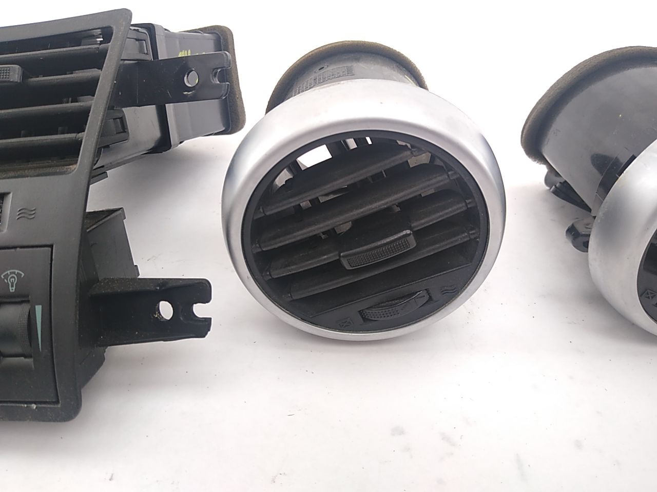 Hyundai Tiburon AC Vent Set