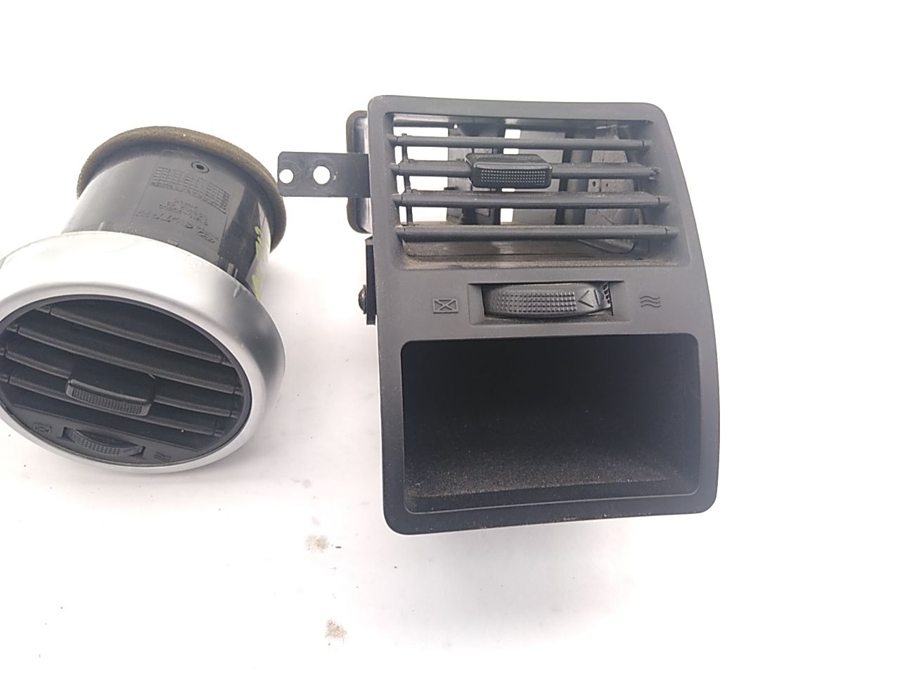 Hyundai Tiburon AC Vent Set