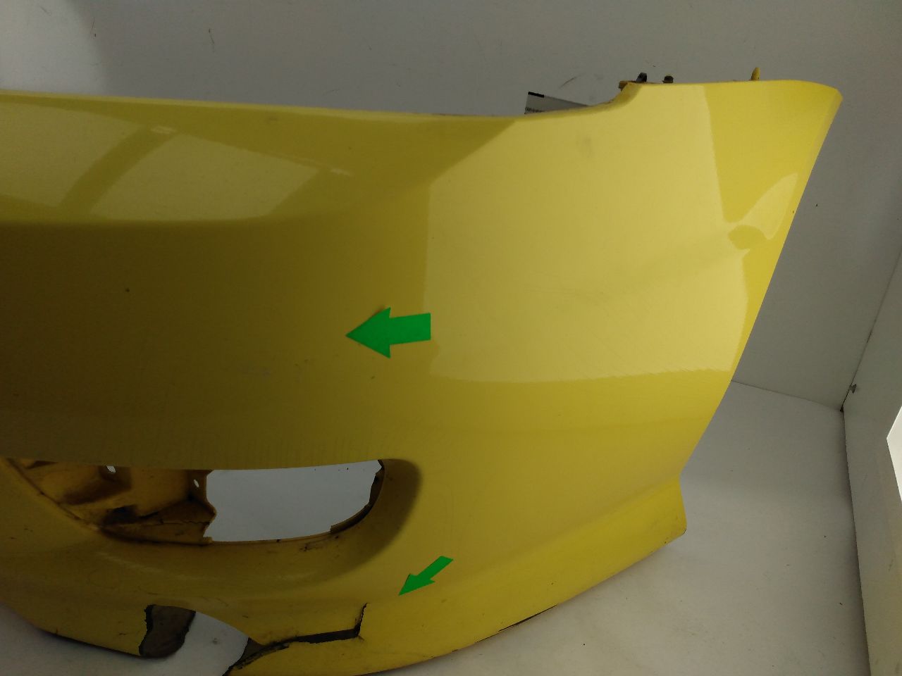 Hyundai Tiburon Front Bumper **AS-IS**