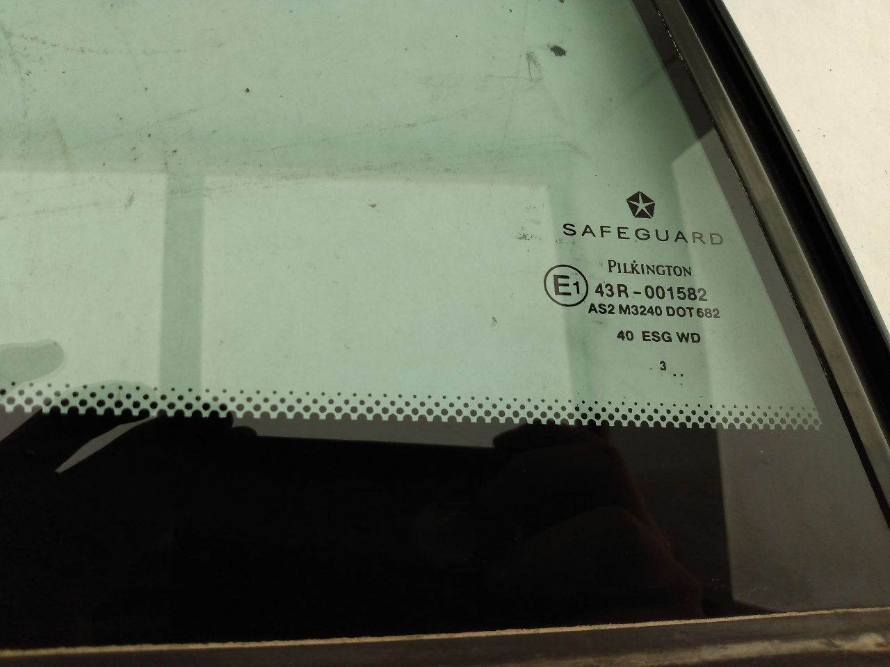 Chrysler Crossfire Rear Right Quarter Glass