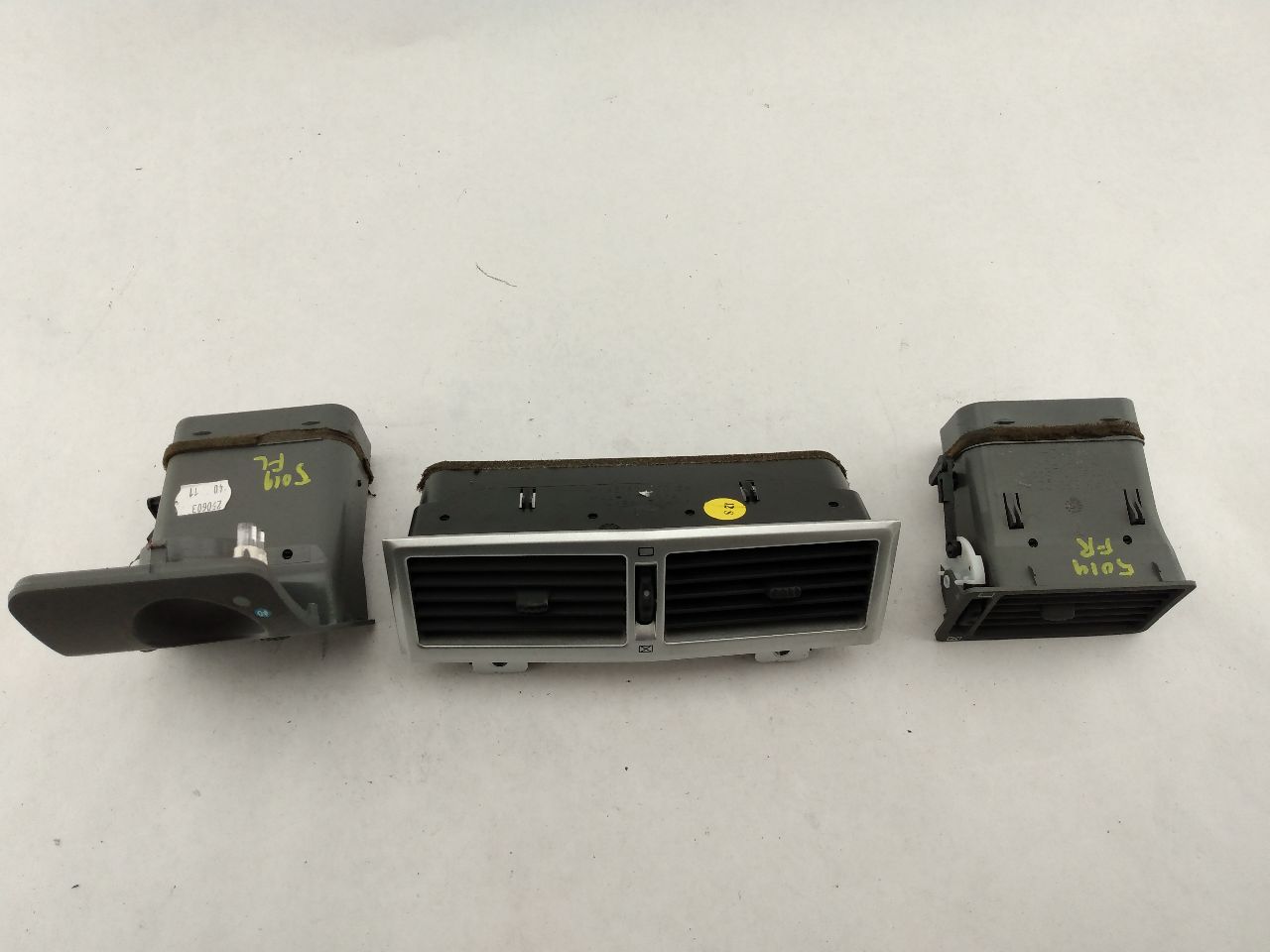 Chrysler Crossfire Set Of Front AC Vents