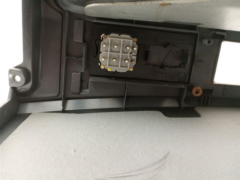 Chrysler Crossfire Front Console Storage Compartment