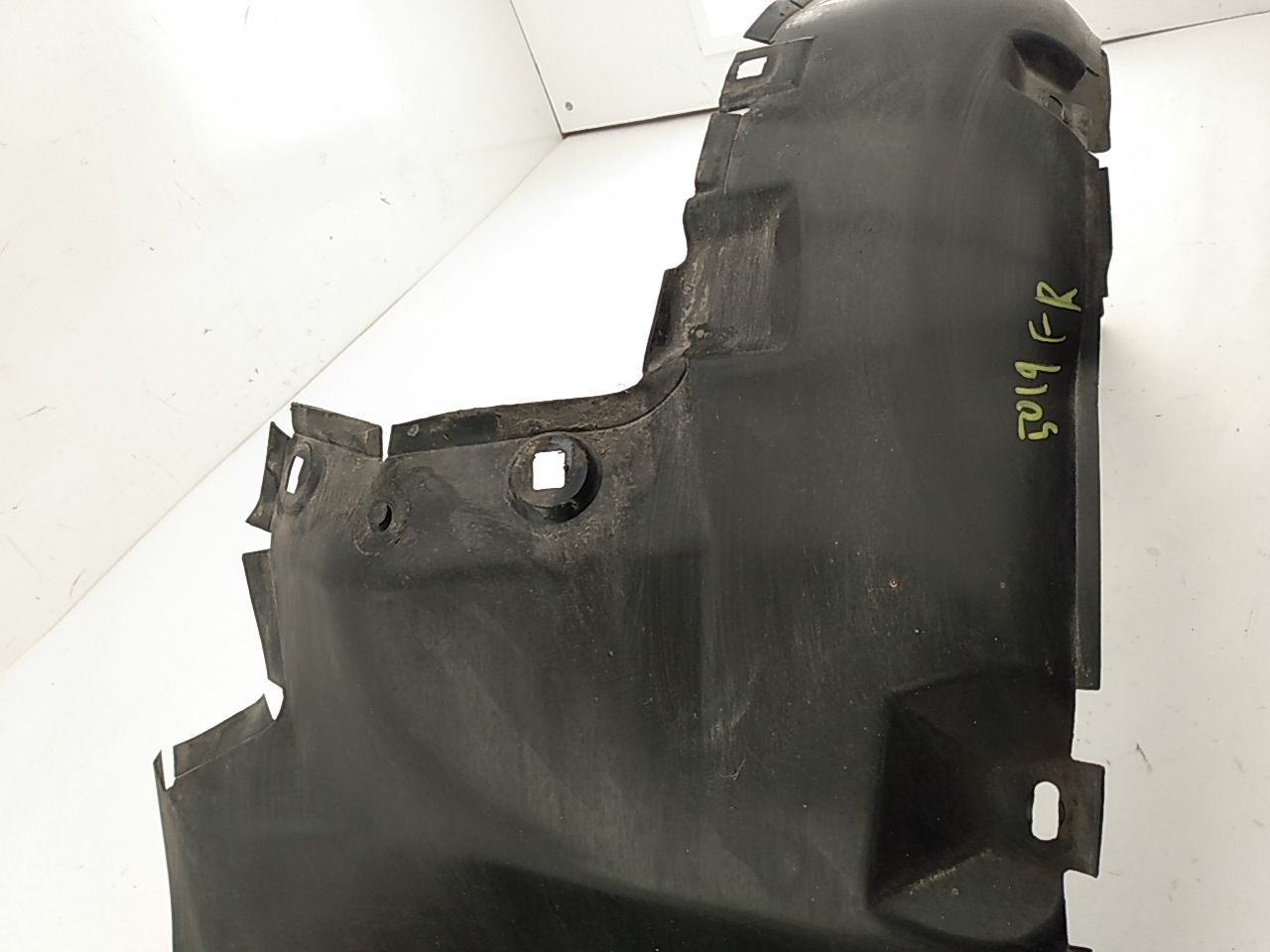 Chrysler Crossfire Front Right Fender Liner