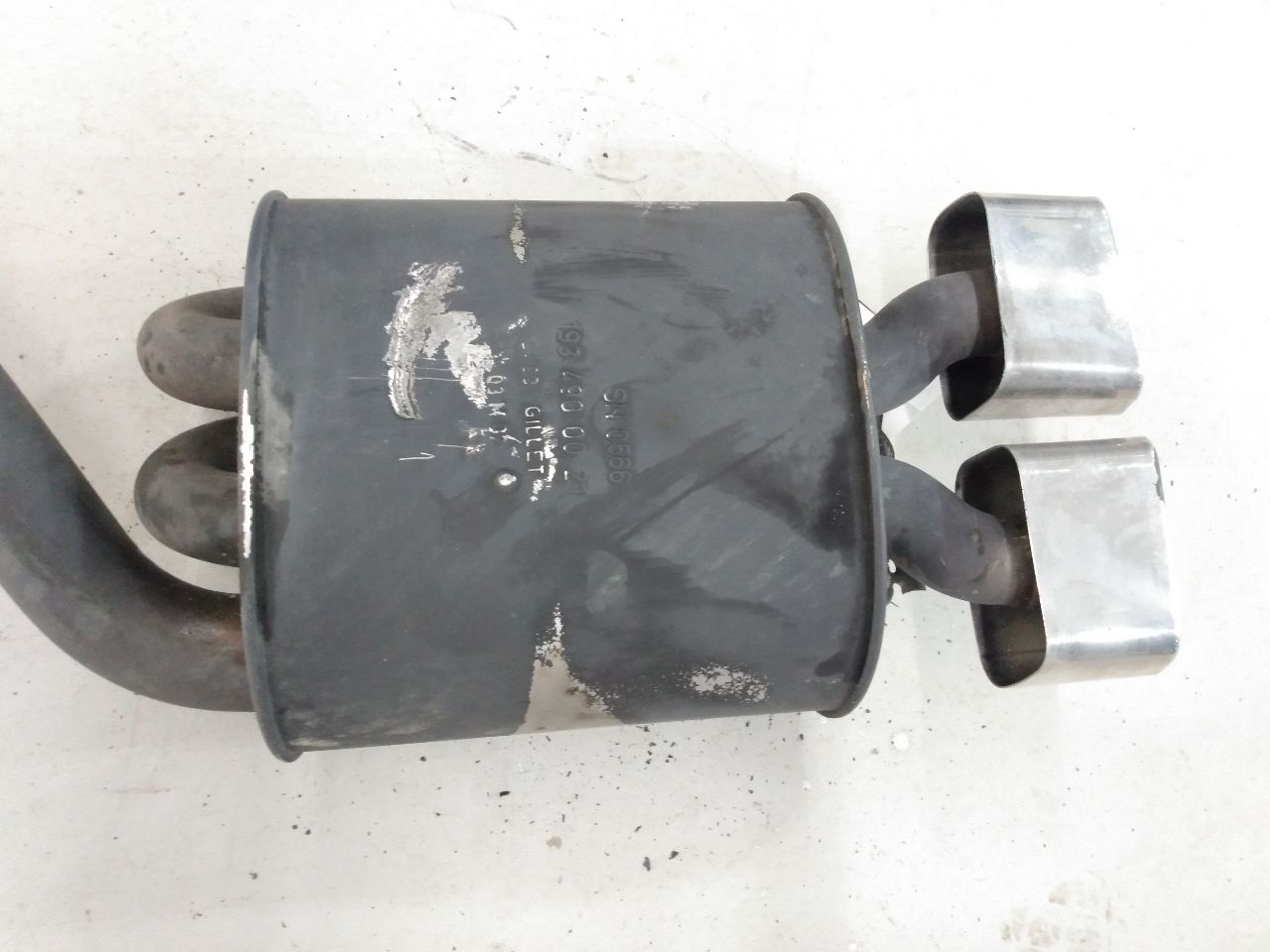 Chrysler Crossfire Muffler