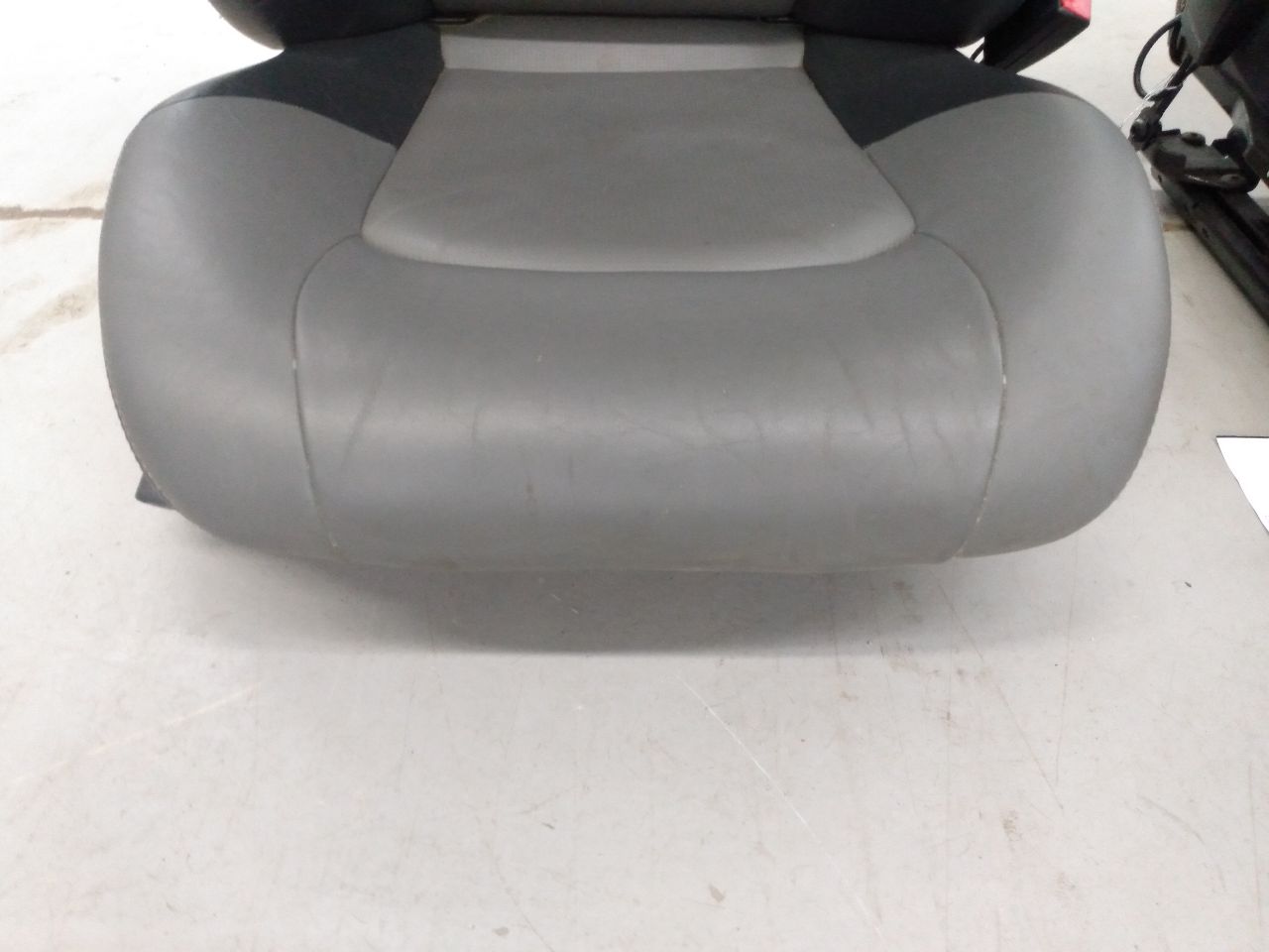 Chrysler Crossfire Pair Of Front Seats - 0