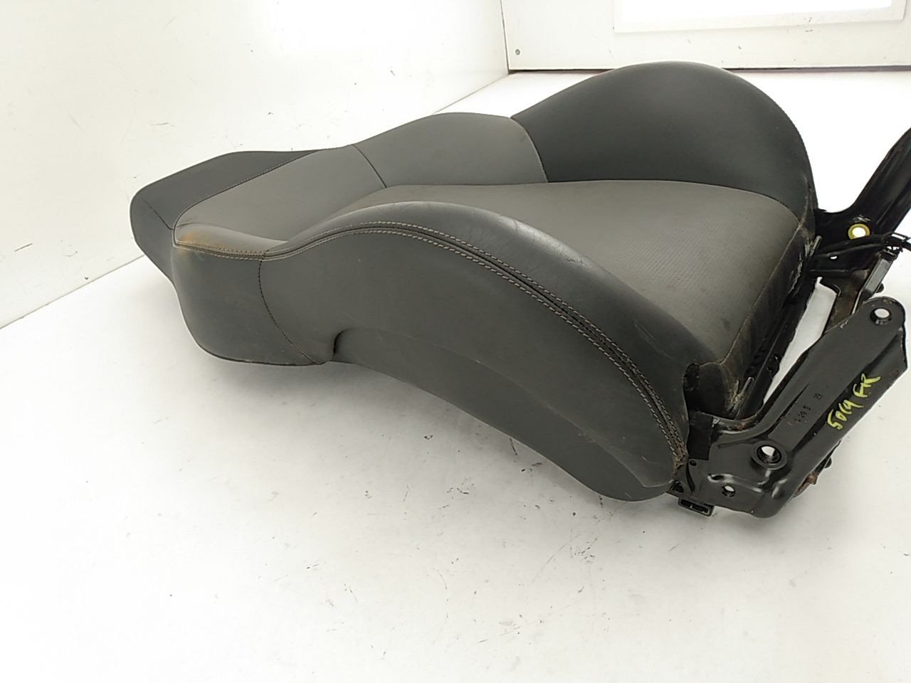 Chrysler Crossfire Front Right Upper Seat Cushion