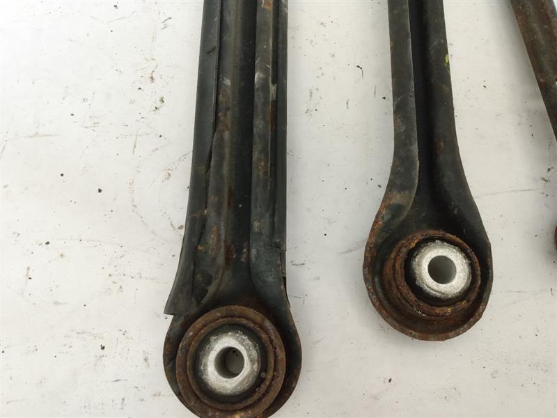 Chrysler Crossfire Set Of Rear Left Control Arms - 0