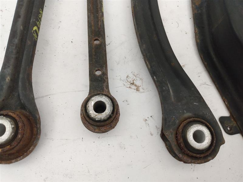 Chrysler Crossfire Set Of Rear Left Control Arms