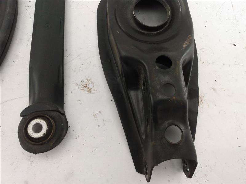 Chrysler Crossfire Set Of Rear Left Control Arms