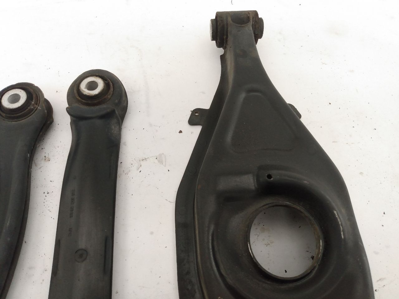 Chrysler Crossfire Set Of Rear Left Control Arms