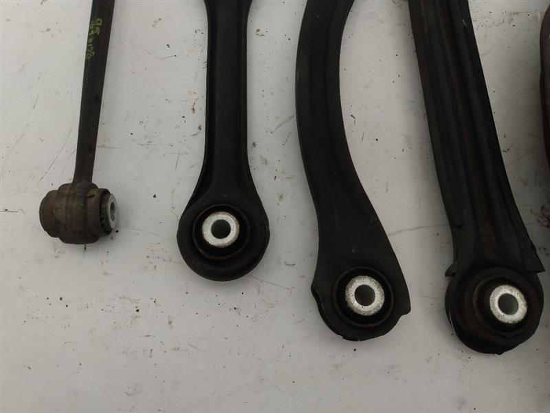 Chrysler Crossfire Set Of Rear Left Control Arms