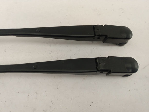 Land Rover Discovery Front Wiper Arm Pair