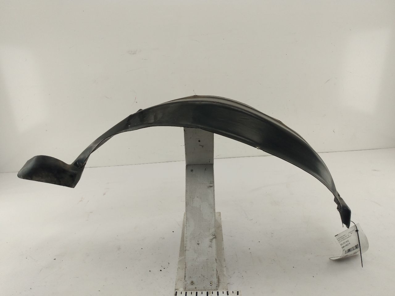 Land Rover Discovery Front Right Fender Liner