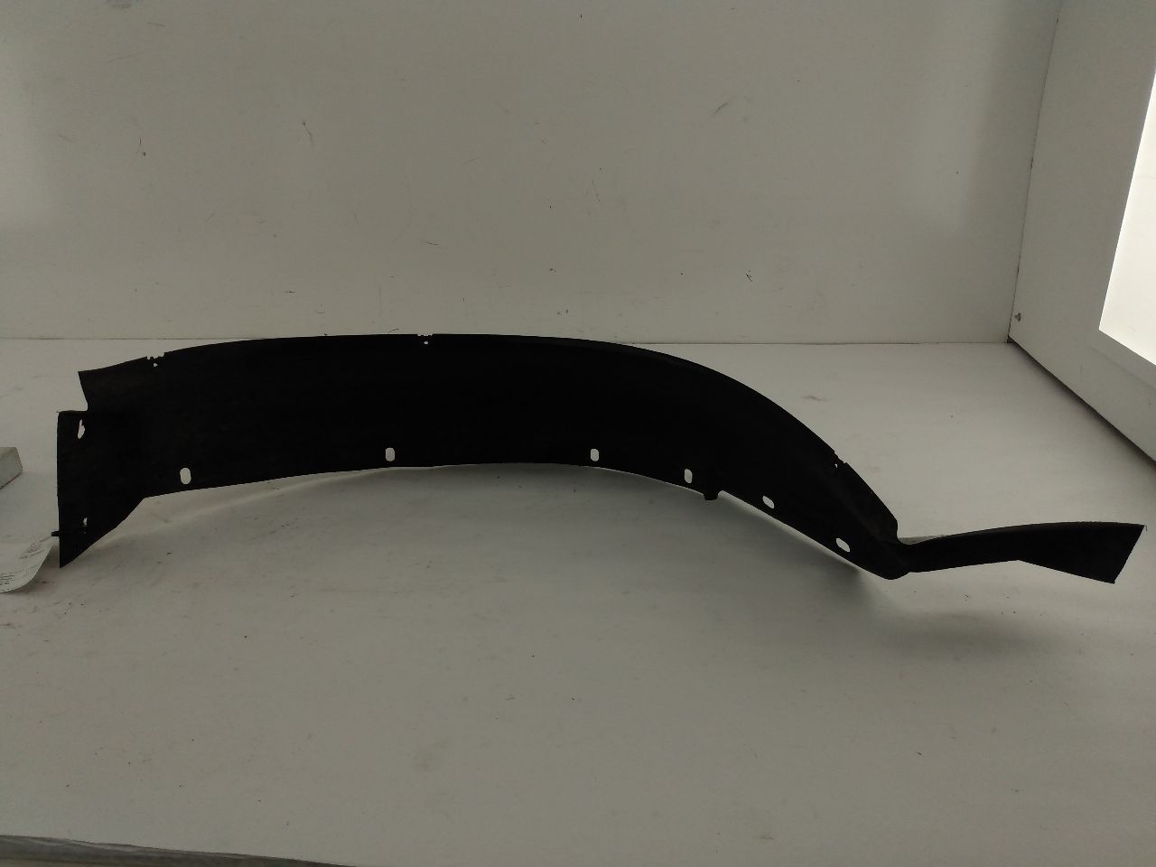 Land Rover Discovery Front Left Fender Liner