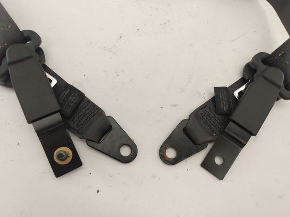 Land Rover Discovery Pair Of Rear Seat Belts And Retractors