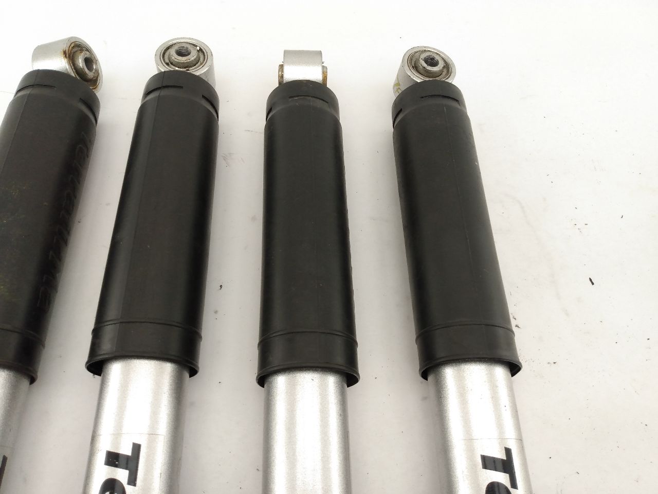 Land Rover Discovery Set Of Aftermarket Terrafirma Shocks