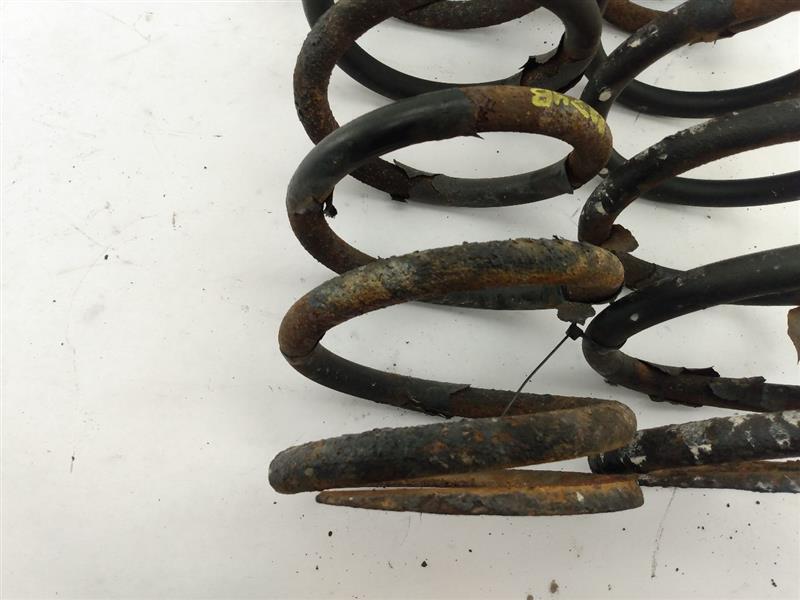 Land Rover Discovery Pair Of Rear Coil Springs - 0