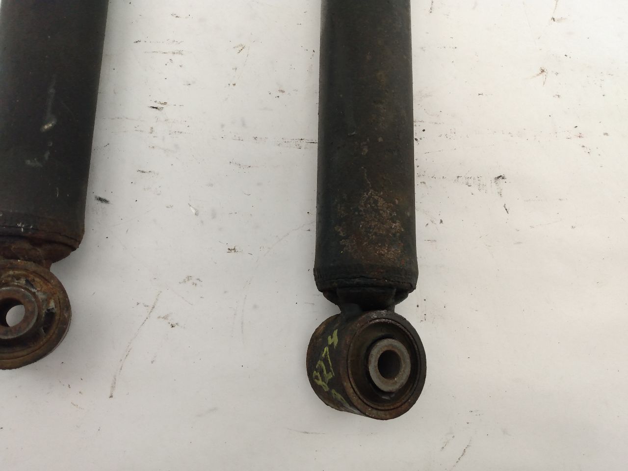 Land Rover Discovery Pair Of Rear Shocks