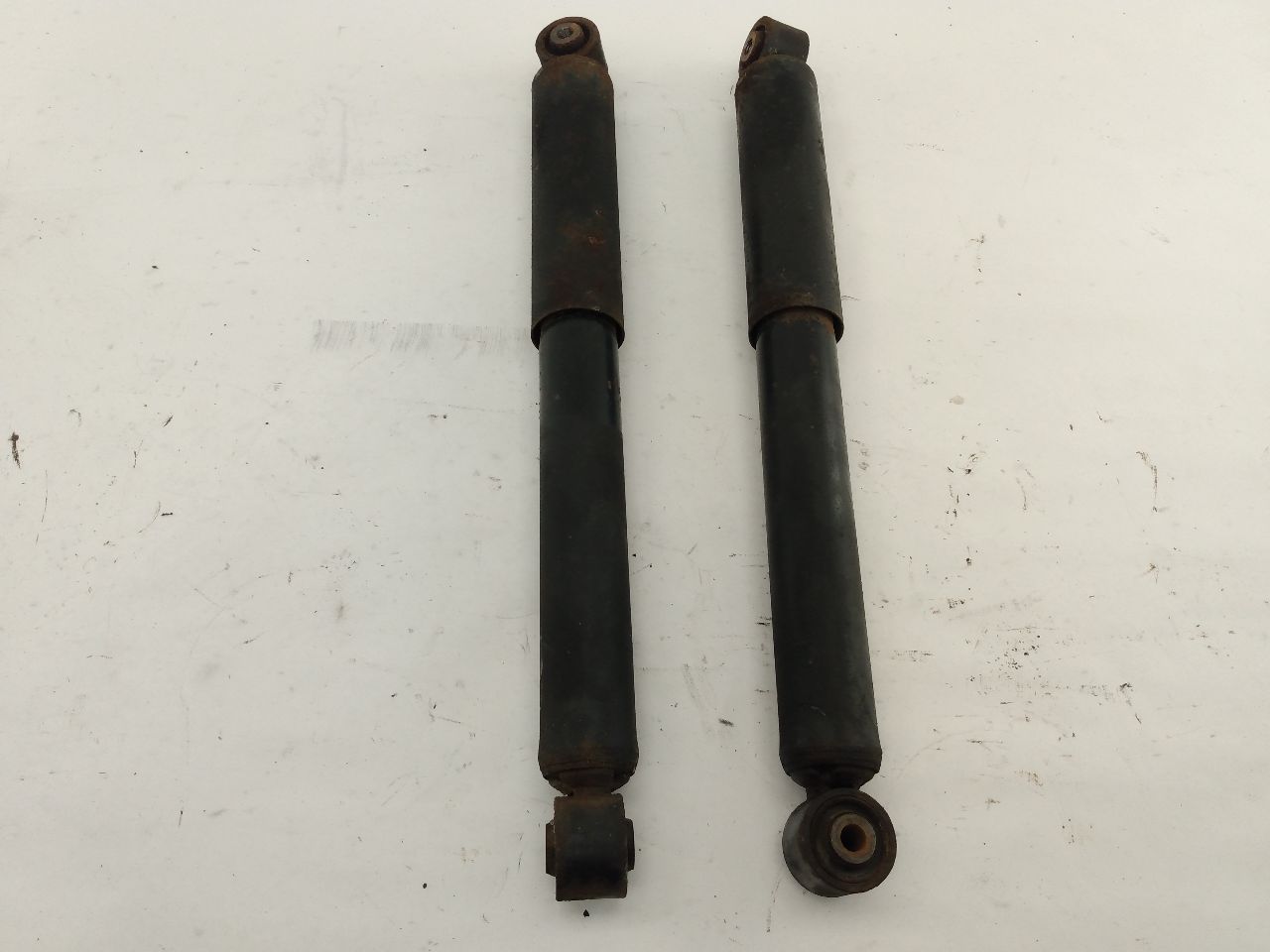 Land Rover Discovery Pair Of Rear Shocks