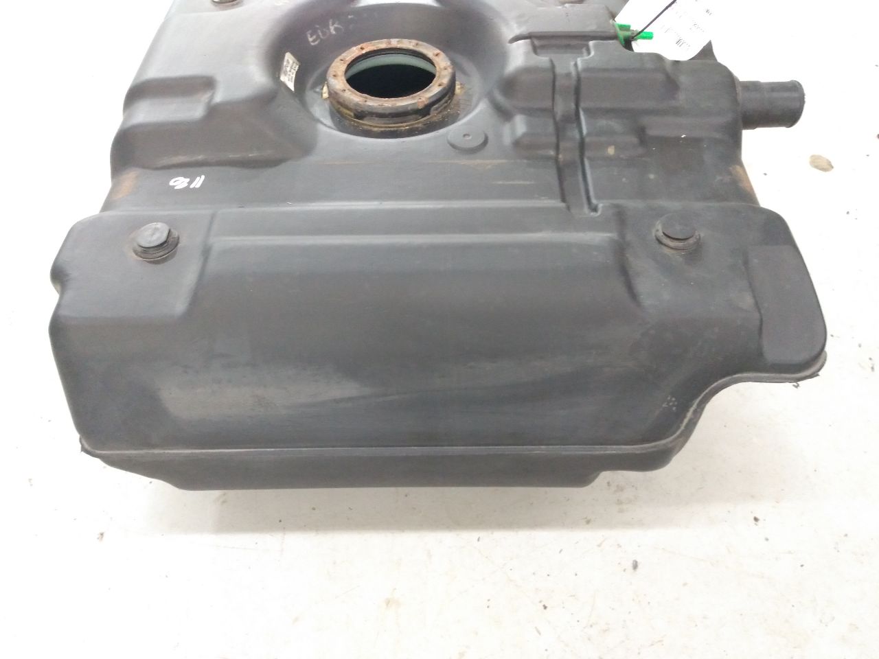 Land Rover Discovery Fuel Tank - 0