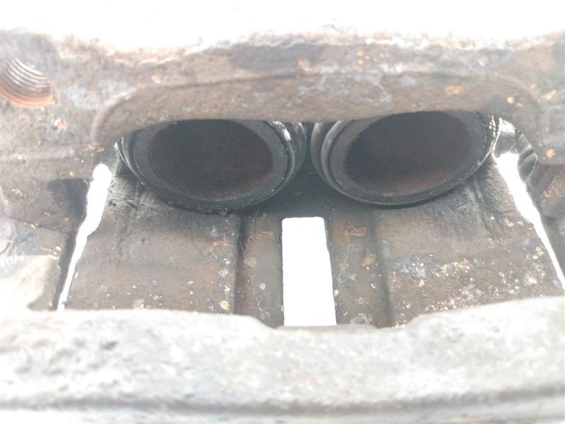 Land Rover Discovery Front Left Brake Caliper