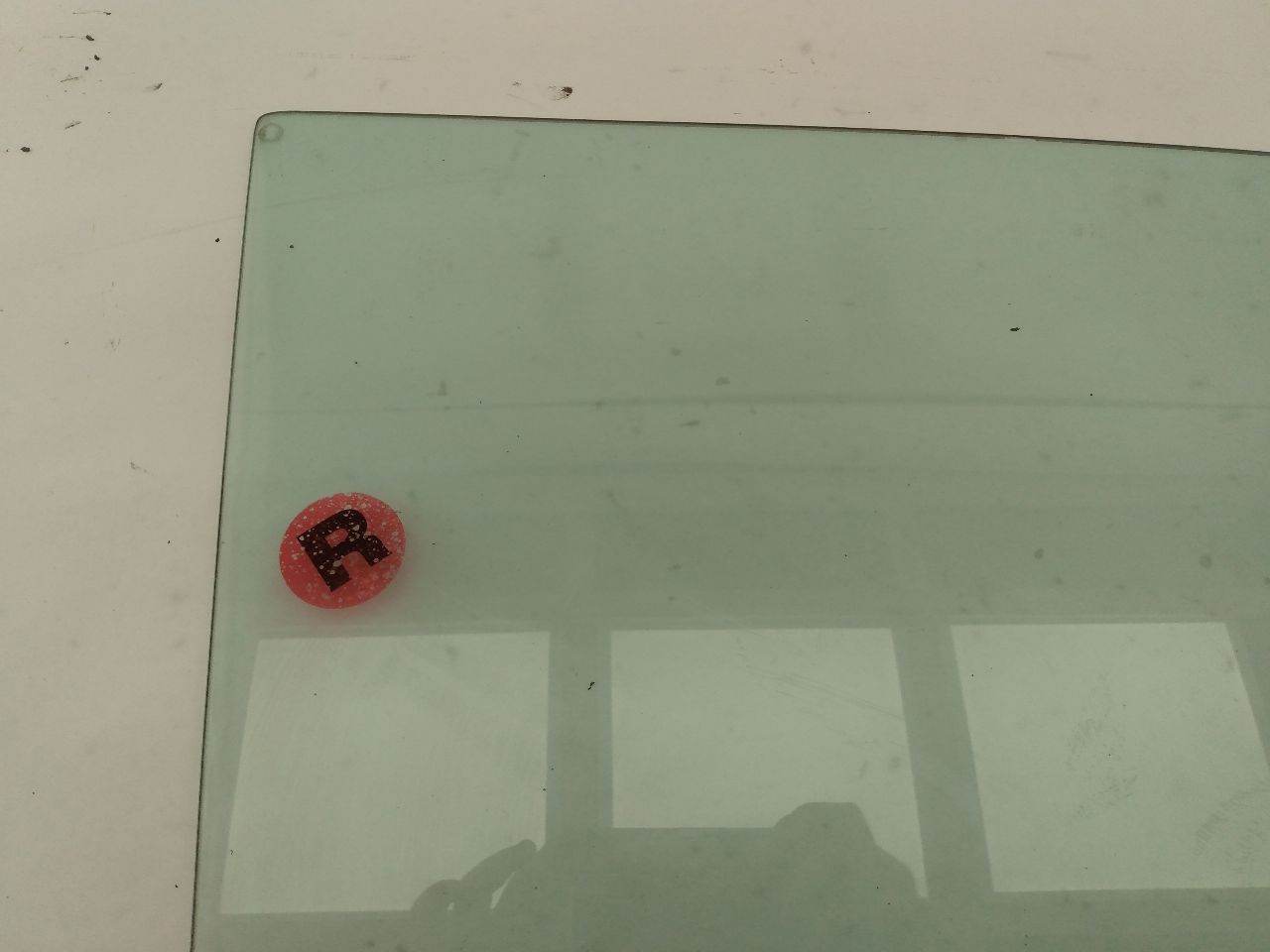 Volvo 245 Front Right Door Glass