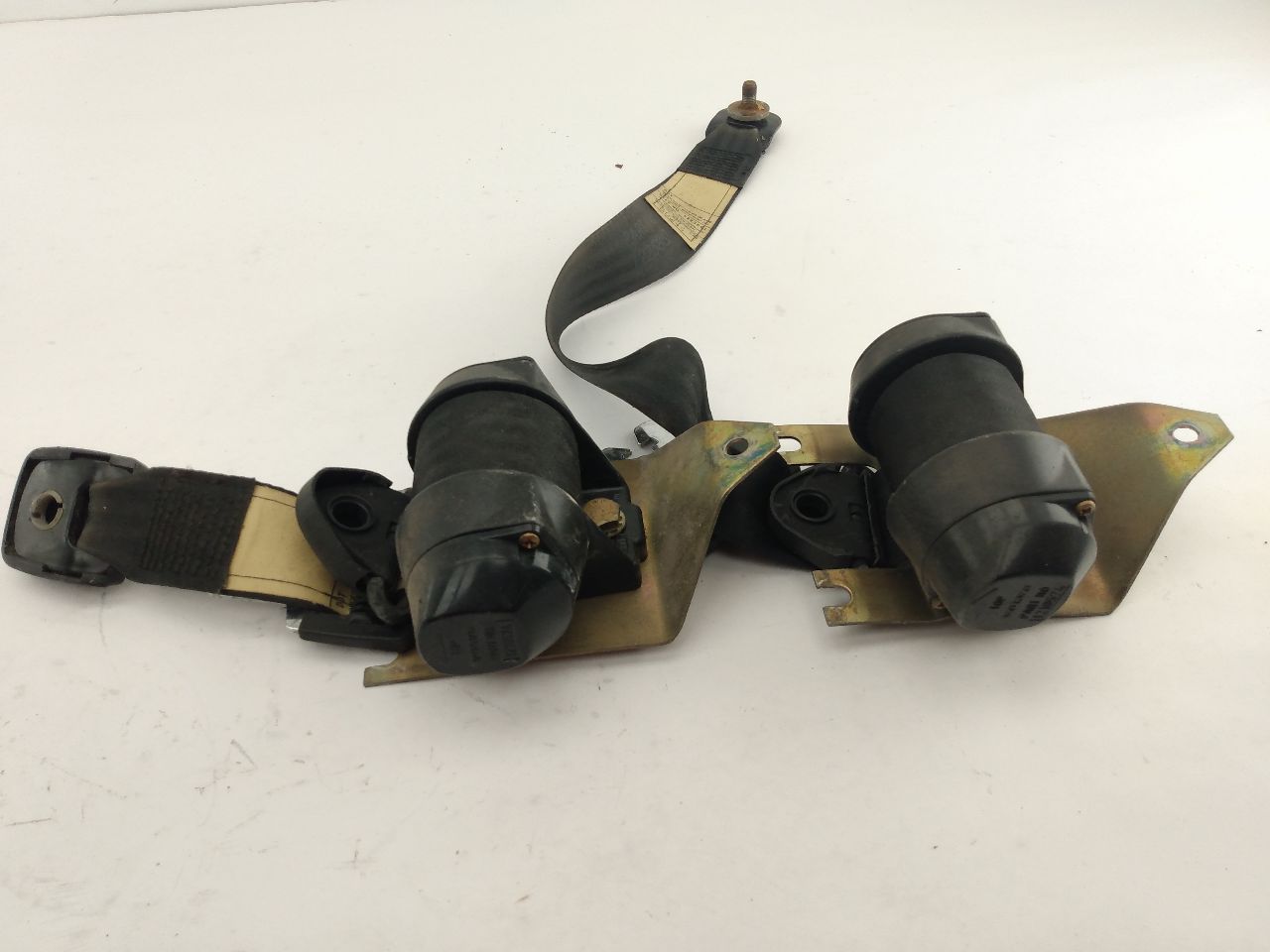 Volvo 245 Pair Of Rear Seat Belt Retractors