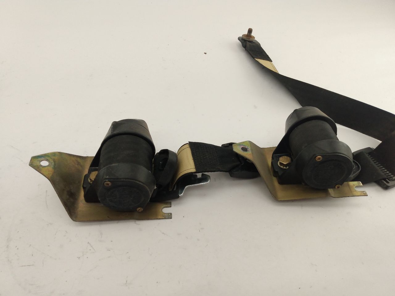 Volvo 245 Pair Of Rear Seat Belt Retractors