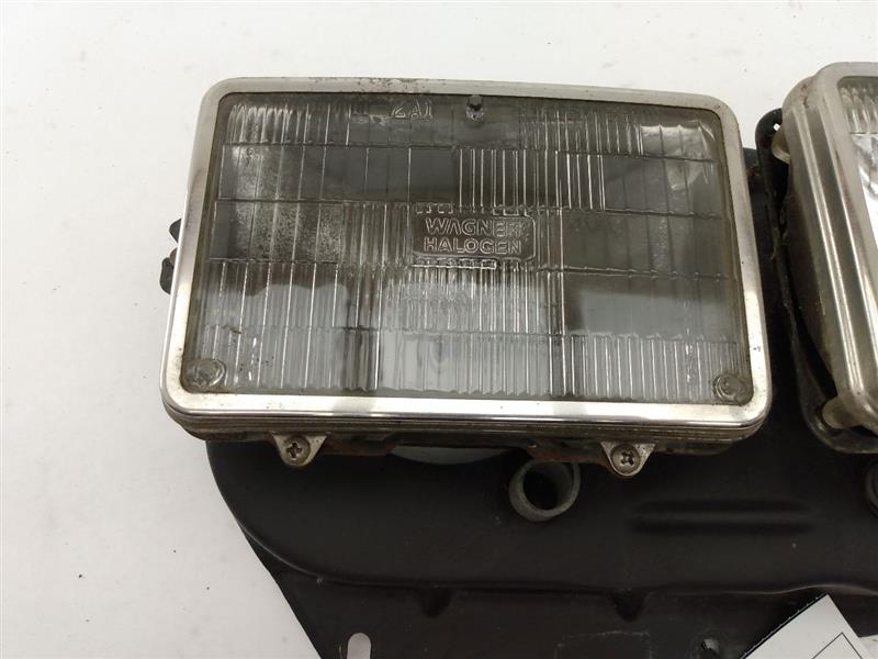 Volvo 245 Front Right Headlight - 0