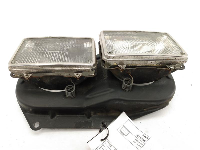 Volvo 245 Front Right Headlight