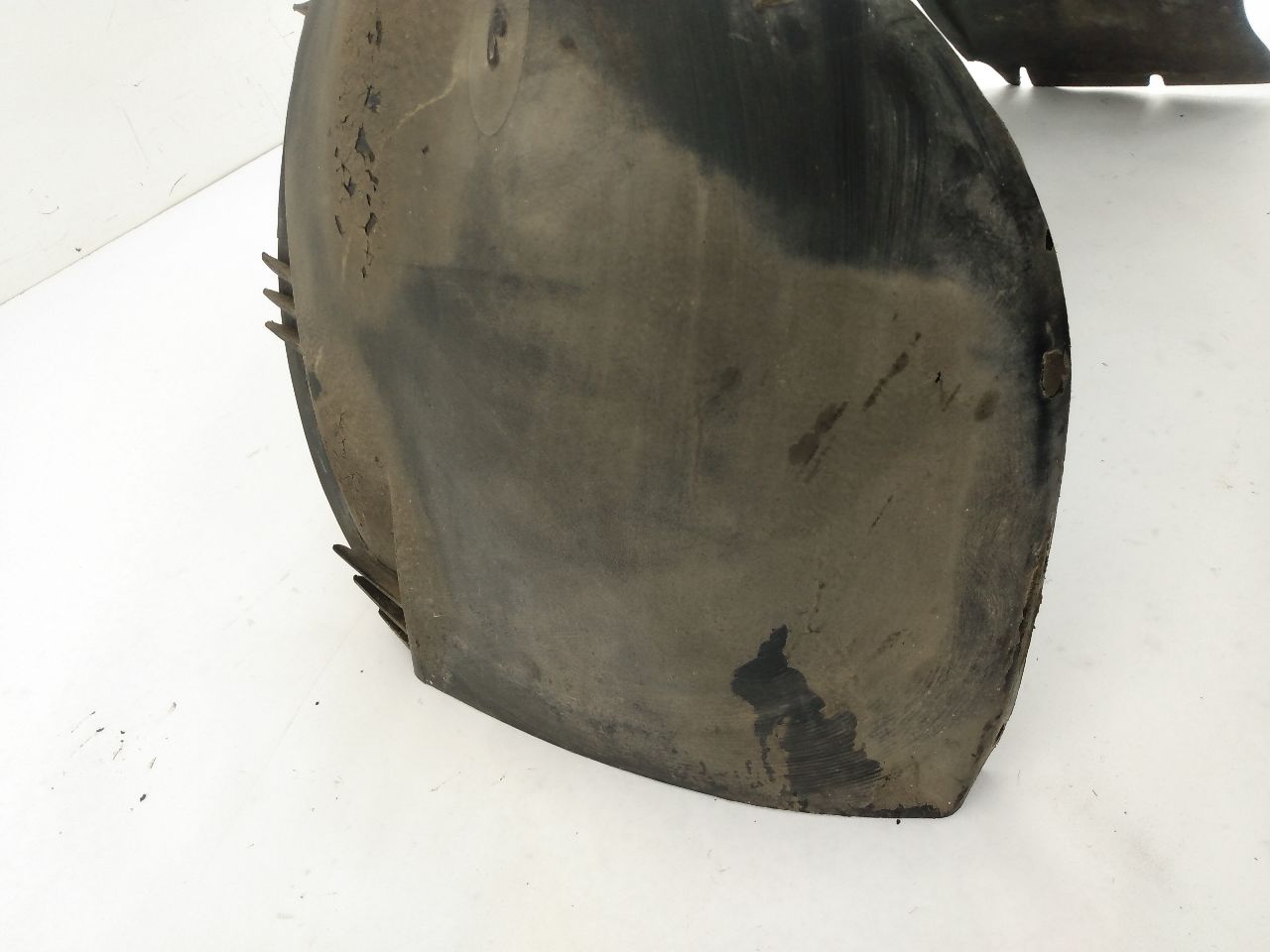 Volvo 245 Front Right Fender Liner - 0