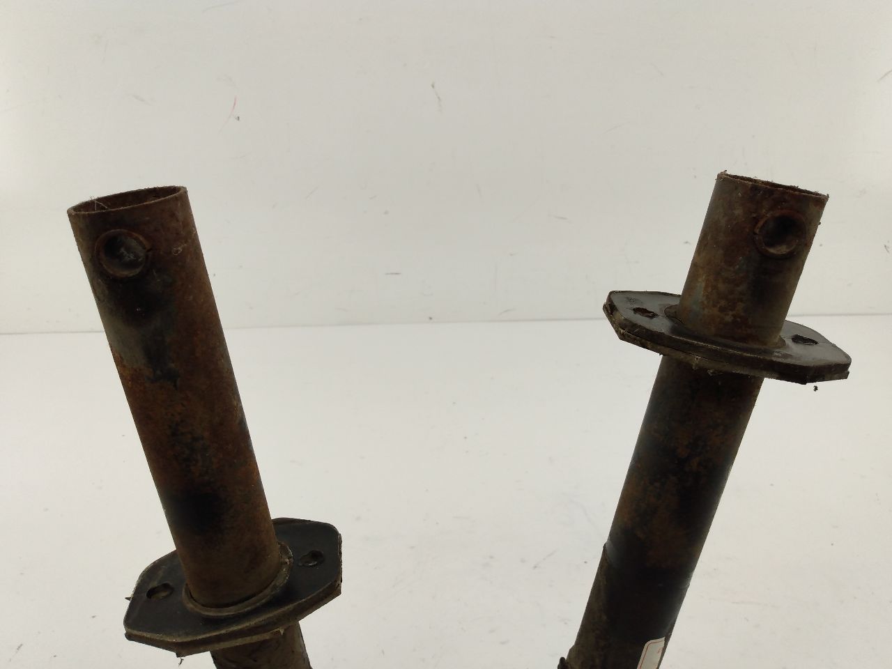 Volvo 245 Pair Of Front Bumper Shock Absorbers