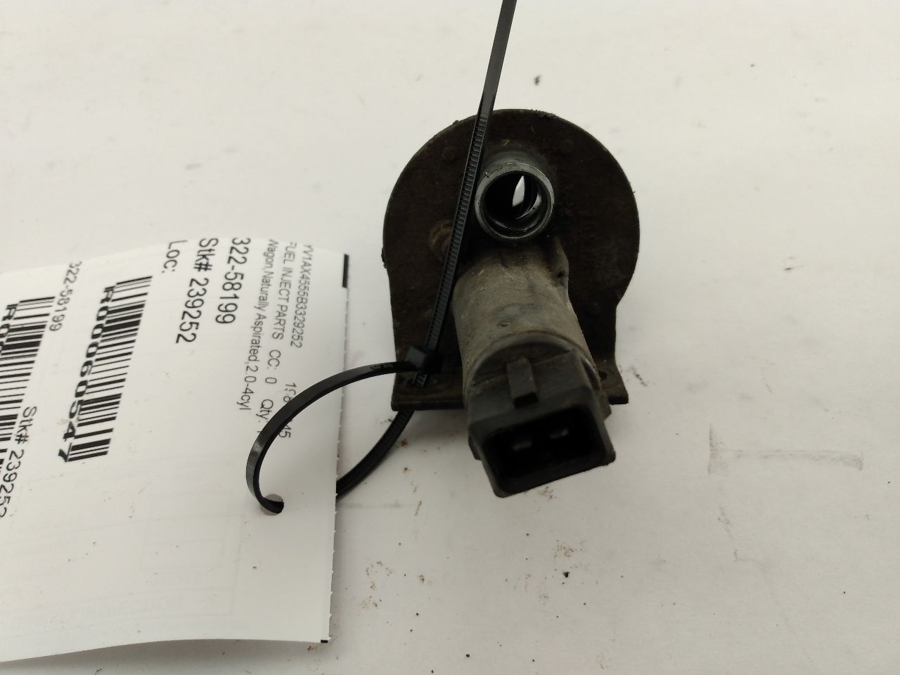 Volvo 245 Auxiliary Air Valve - 0