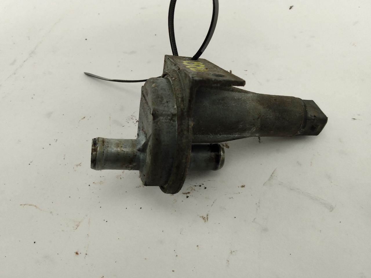 Volvo 245 Auxiliary Air Valve