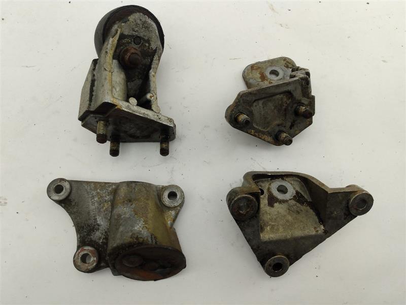 Volvo 245 Set Of Engine Mounts